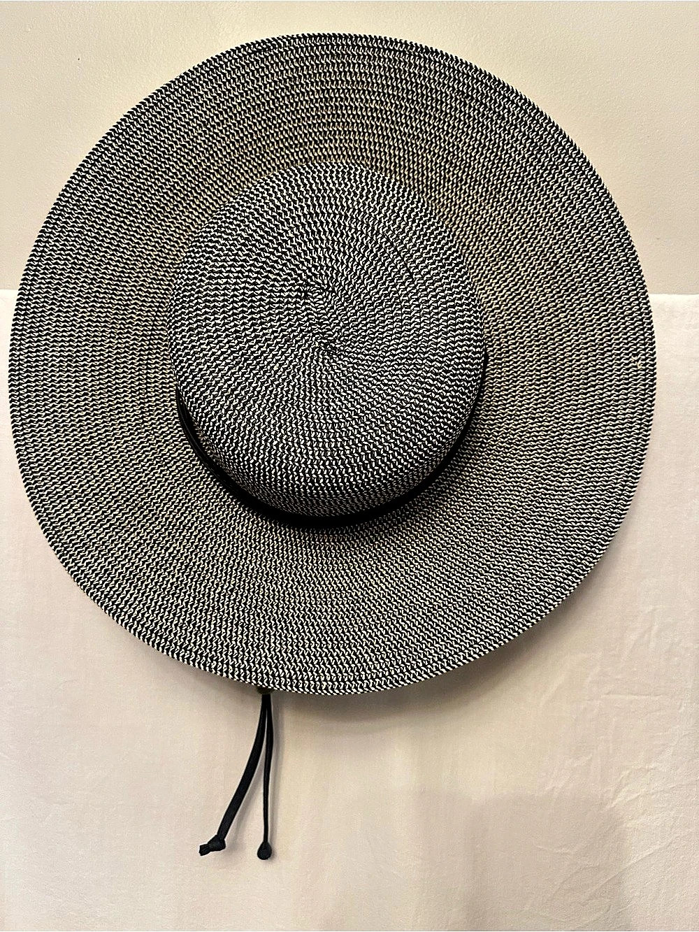 Sloggers Wide Brim Black Cream Sun Hat Chin Cord Medium
